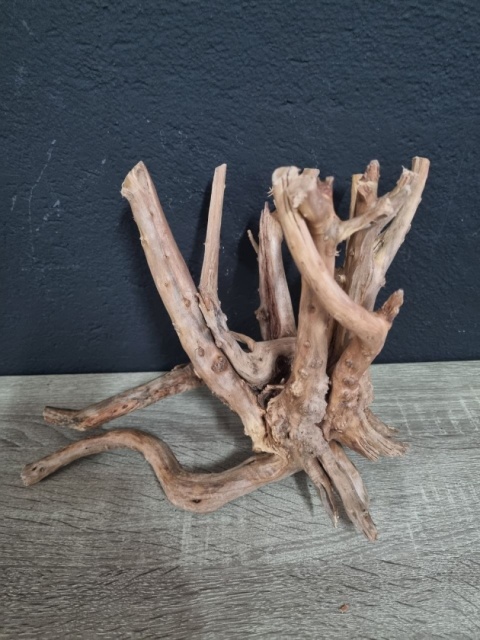 Korzeń do akwarium Growise Wood 28x16x23 0,55kg Nr 9